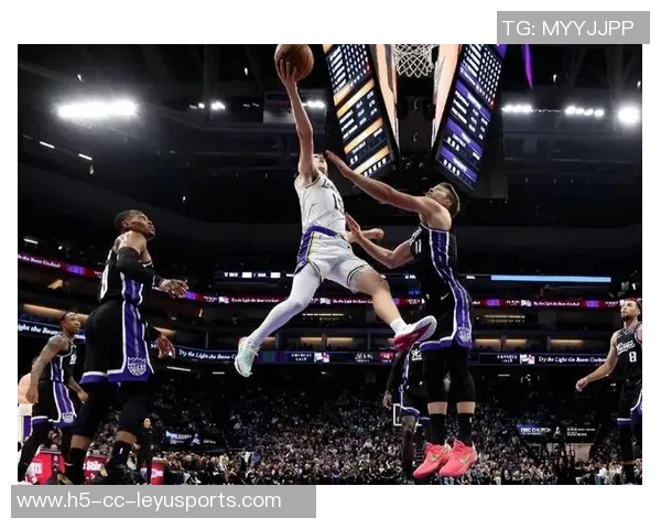 雷迪克称东契奇与里夫斯表现出色令黄蜂防守面临巨大压力