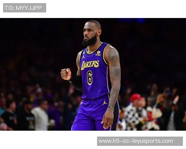 雷霆三分如虹狄龙替补席无奈神情引发网友热议