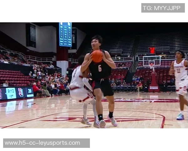 淡厚然替补出场22分钟高效发挥贡献7分1断助力球队表现出色