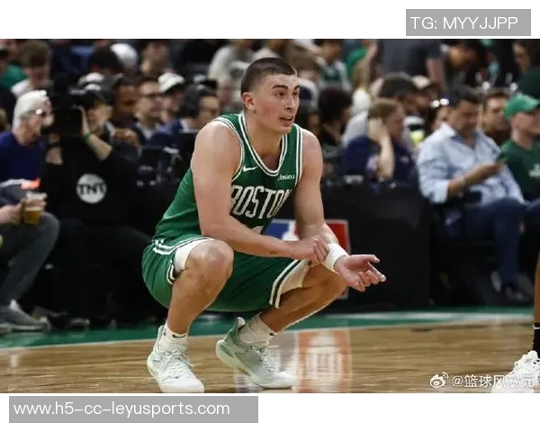 普理查德三分球如雨下砍下30分4篮板2助攻展现惊人实力